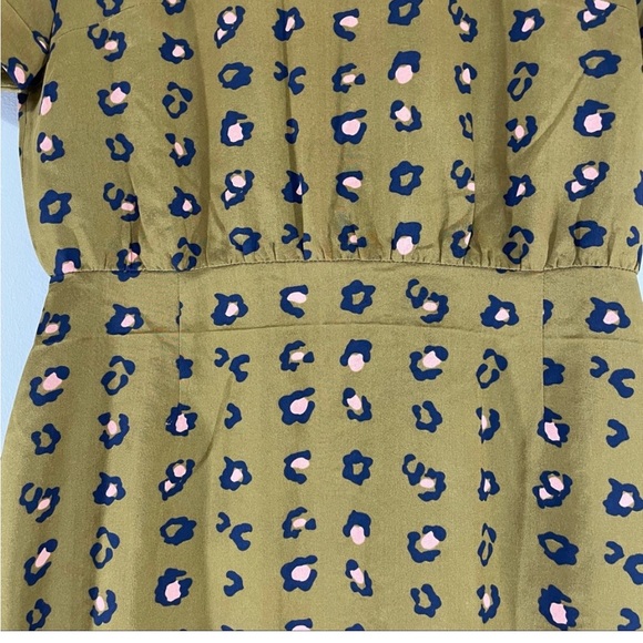 Fossil Mini Olive Green Leopard Print Short Sleeve Dress Size 10. - Picture 3 of 8